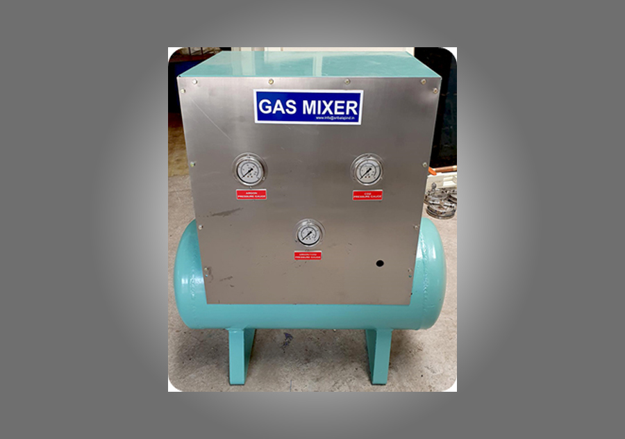 GAS BLENDER WITH ANALYSER
